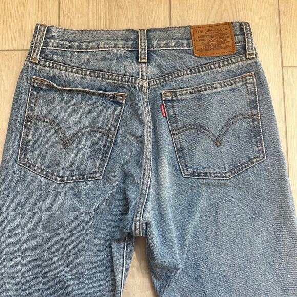 Levi's Premium Wedgie Icon Fit Ankle light wash denim jeans 25 - Picture 3 of 5